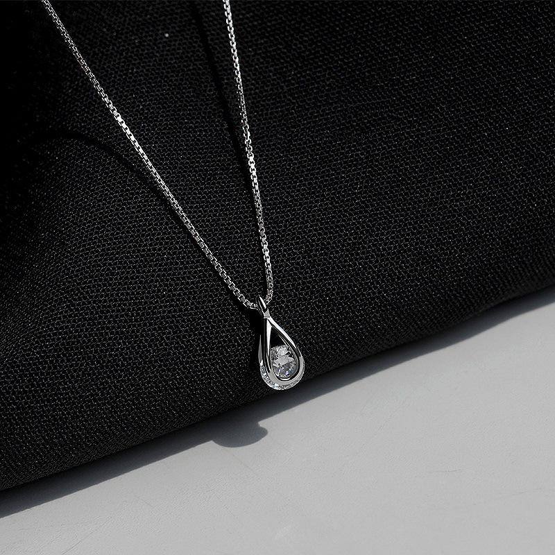 Elegant Zircon Drop Necklace for Summer Chic Minimalist Geometric Pendant Jewelry