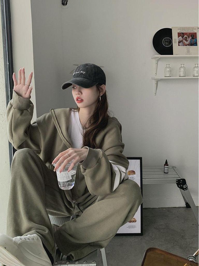 Influencer Women's Tracksuit Set: Loose Korean-Style Zipper Hoodie & Joggers for Autumn/Spring Casual Fashion