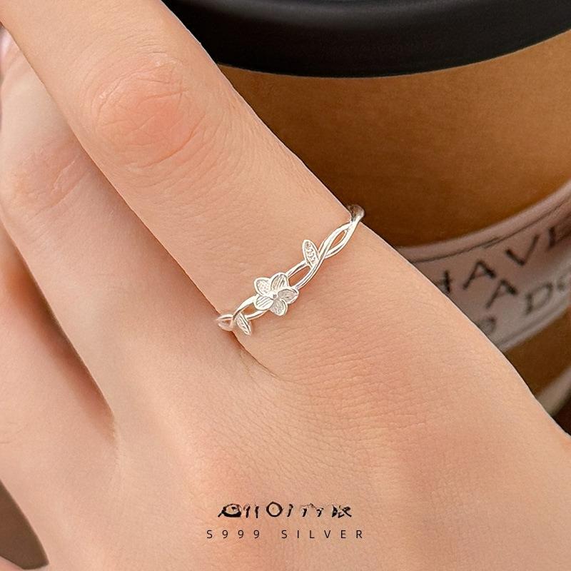Серебряное кольцо S999 2025 года Новое Кольцо с Цветком-Раной Женское Простое Изысканное Нишевое Однотонное Серебряное Кольцо