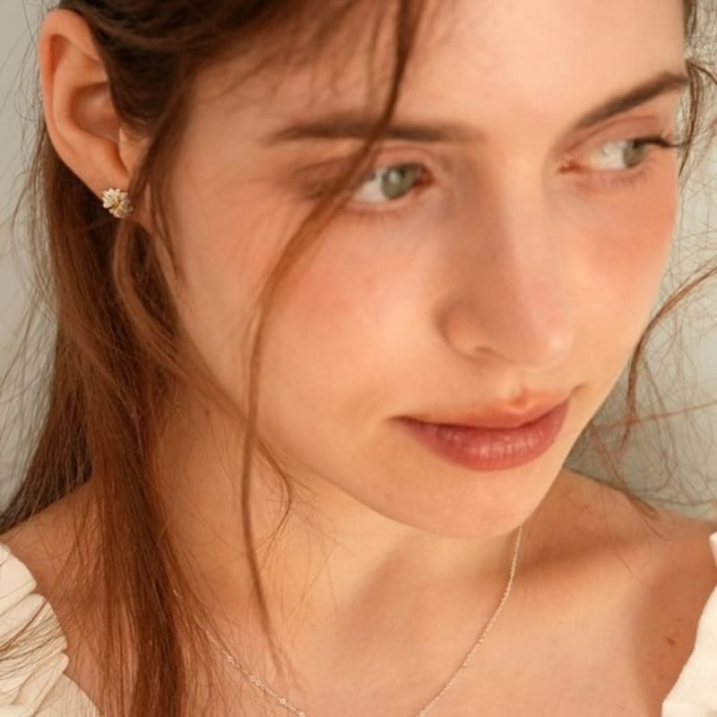 BELLOOGGI Daisy Sapphire necklace(S) Daisy Yellow Sapphire Necklace