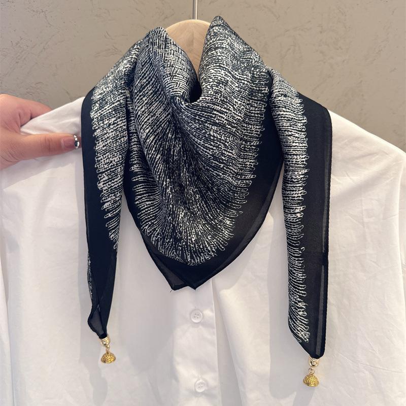 Magnetic Buckle Silk Neck Scarf: Triangle Design for Women, 70x70cm, Lightweight Spring/Summer/Autumn Accessory