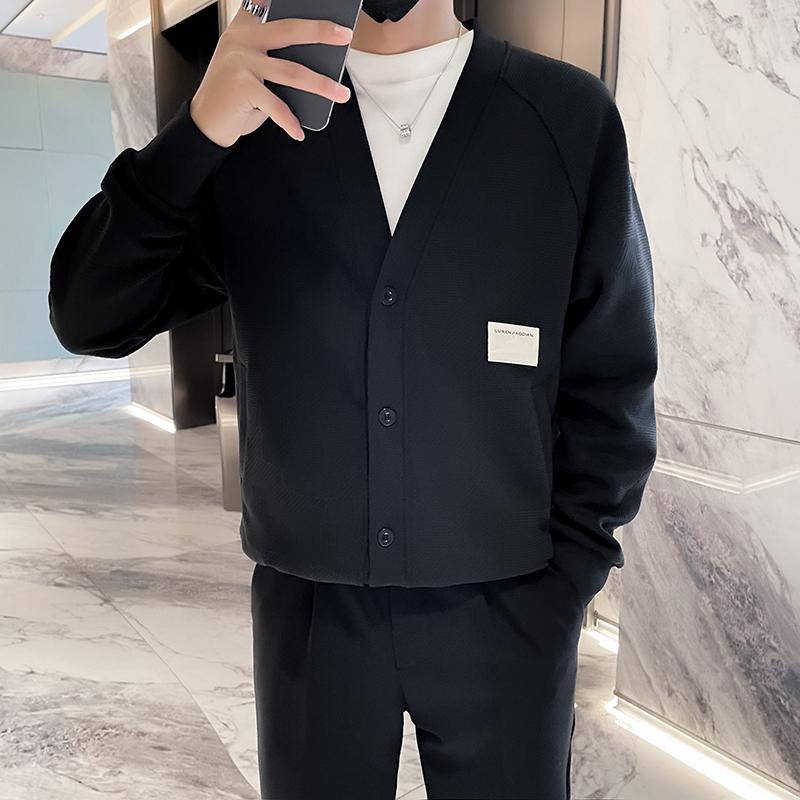 Осень и зима Новый кардиган свитер в американском ретро повседневном непринужденном стиле с V-образным вырезом мужской однотонный свитер пальто