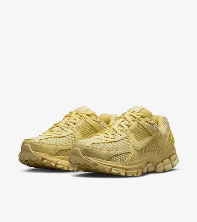 FQ7079-700 Nike Zoom Vomero 5 Saturn Gold и Lemon Wash (Женский)