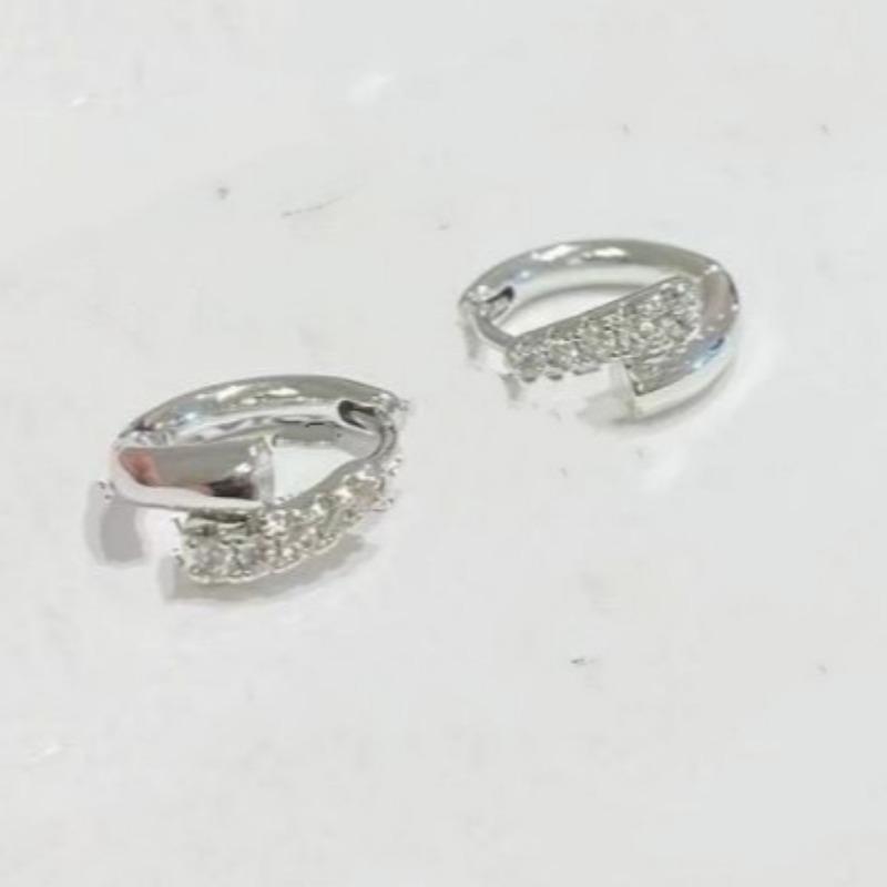 Легкие роскошные высококачественные серьги-пряжки с кристаллами, простые индивидуальные, асимметричные, универсальные серьги для женщин