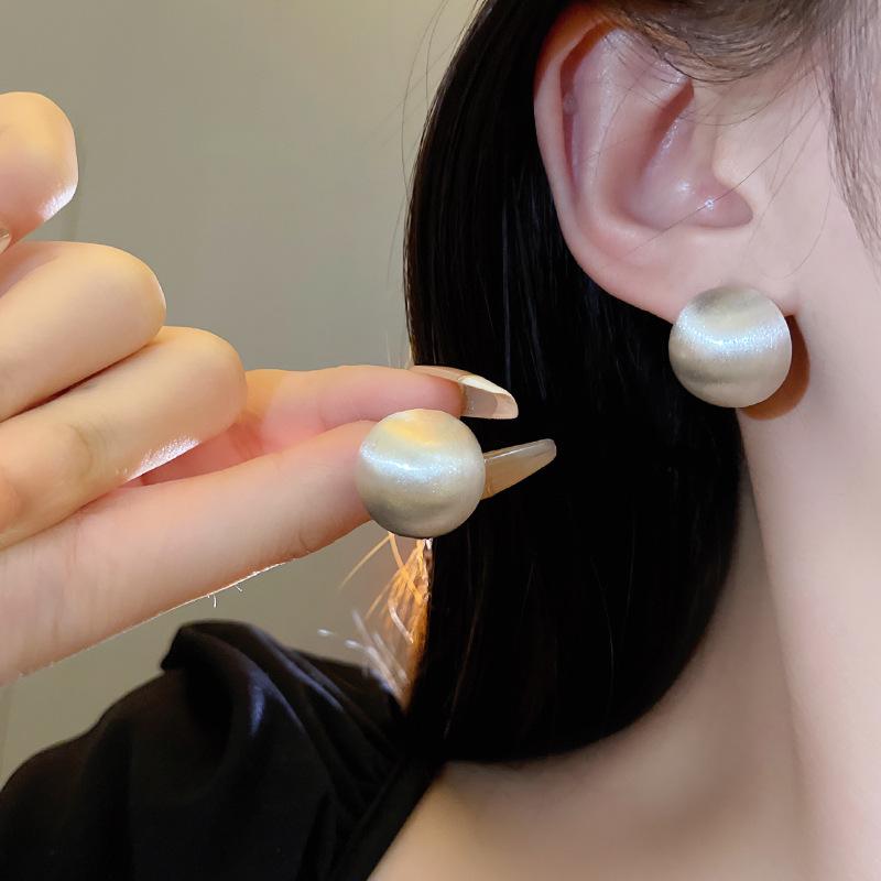 Серьги-пусеты 'Ретро' с матовыми шариками, женский дизайн