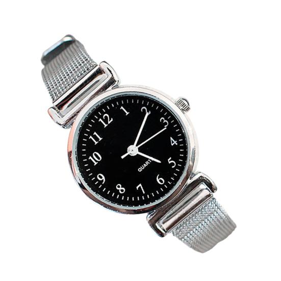 Women Quartz Movement Watch Circular Dial Wrist Watch with Alloy Strap Ladies Retro Analog Watch for Casual Daily Wear Work Date