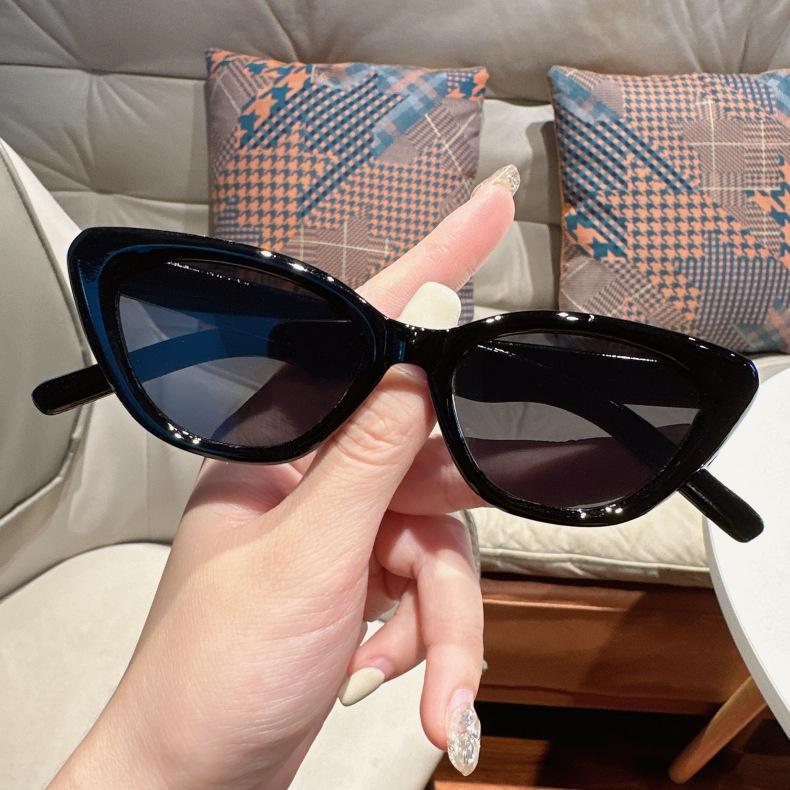 European Ins Style Cat Eye Small Frame Sunglasses Unisex UV Protection High Appearance Fashion Streetwear Celebrity Trendy Sun Glasses Shades