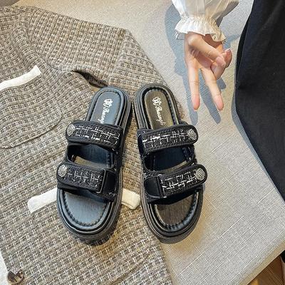 2024 Женские модные сандалии Летние новые плоские вышитые повседневные римские дизайнерские туфли Сандалии на платформе