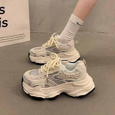 Серебристые папины кроссовки женские новые весенне-летние толстая подошва увеличивает рост, показывают маленькую ножку, легкие и дышащие универсальные повседневные спортивные туфли