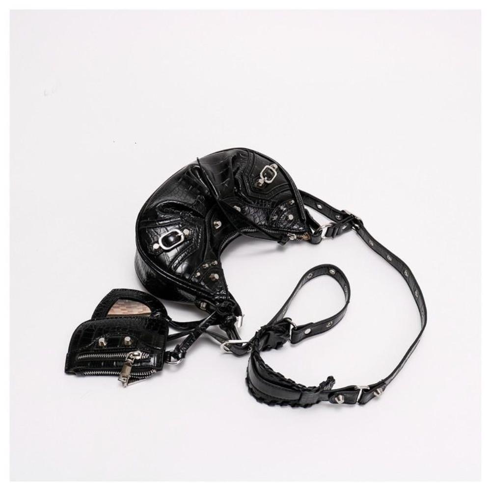 Locomotive bag, rivet tassel bag, pleated bag, punk style, underarm bag, fashion and high-end shoulder women's bag.