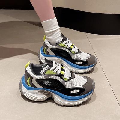 Новые женские кроссовки из вулканизированной кожи, модные туфли на плоской платформе для женщин, женские кроссовки с сетчатым верхом и шнуровкой, противоскользящие