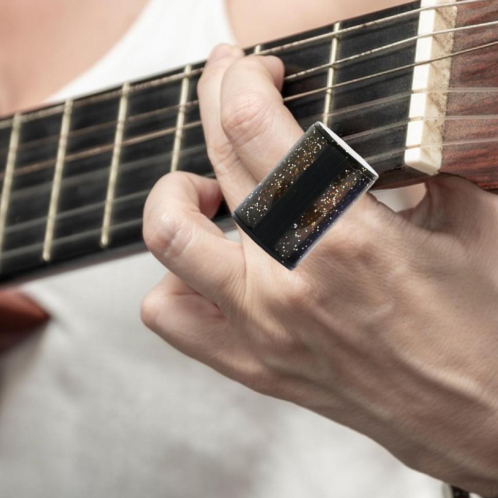 Компактная и ритмичная гитарная трещотка для пальцев с эластичным ремешком, идеально подходит для банджо, акустической гитары.
