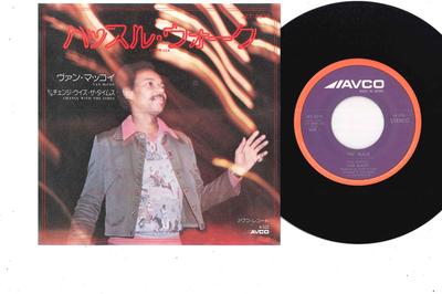7-дюймовая пластинка VAN MCCOY - Walk / Change With The Times JET2378 AVCO 1975 Япония Soul/Funk Б/у