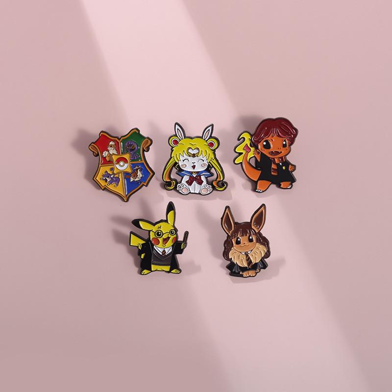 Милый значок с мультяшным персонажем и очаровательным дизайном маленького огненного дракона для модных любителей брошей