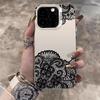 Роскошный ретро-чехол с цветочным узором для iPhone 15 14 13 12 11 Pro Max X XR XS Max Стильный черный кружевной узор Ударопрочная задняя крышка
