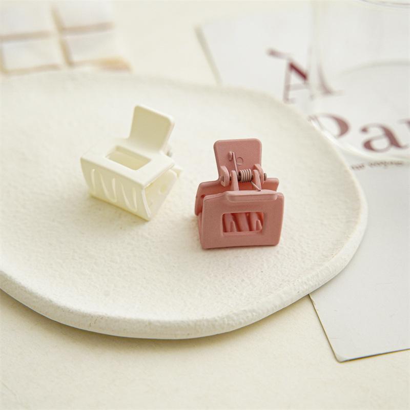 Маленькие квадратные когти для волос, матовая заколка для волос, простые заколки с геометрической формой, зажим для хвоста, аксессуары для волос в виде крабов для женщин