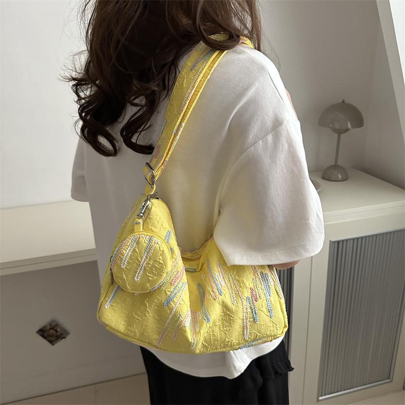 Unique Street Style Tote Bag For Women With Ample Storage Perfect For Summer Outings