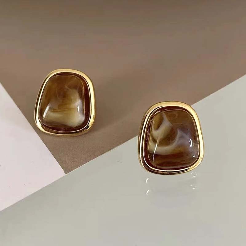 Винтажные квадратные серьги-пусеты из смолы кофейного цвета для женщин и девушек, модные металлические серьги с неровной геометрией, циркон, трендовые 2023