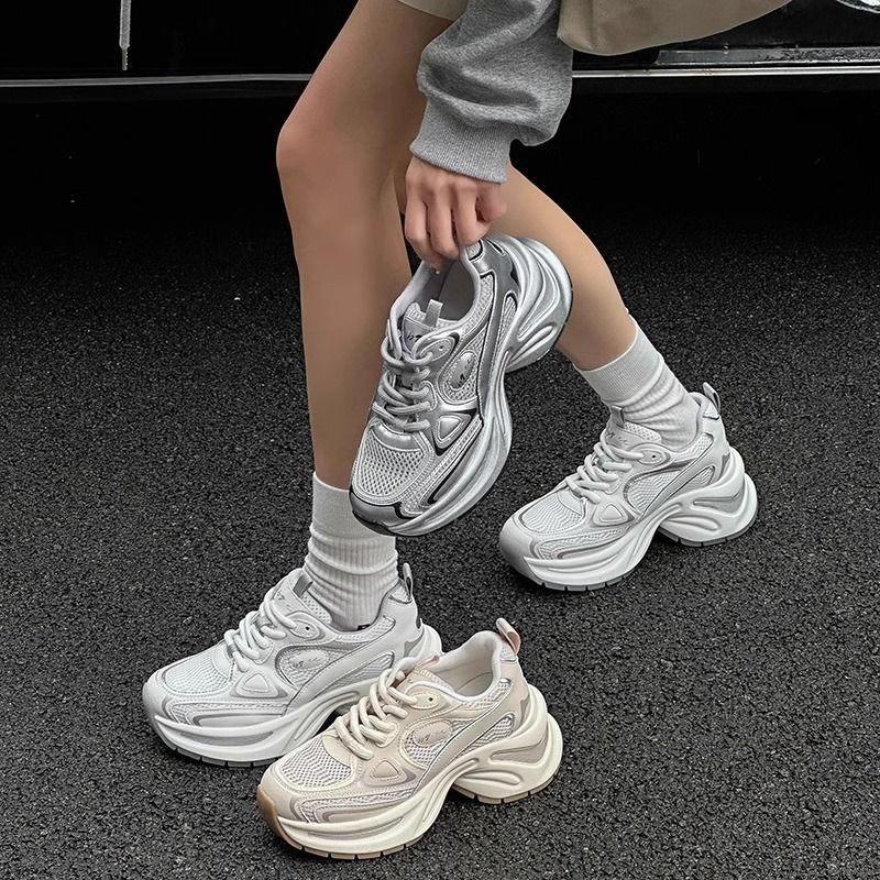 Маленькие серебристые кроссовки для папы высокой ценности женские осенние новые на высокой платформе повседневные спортивные туфли