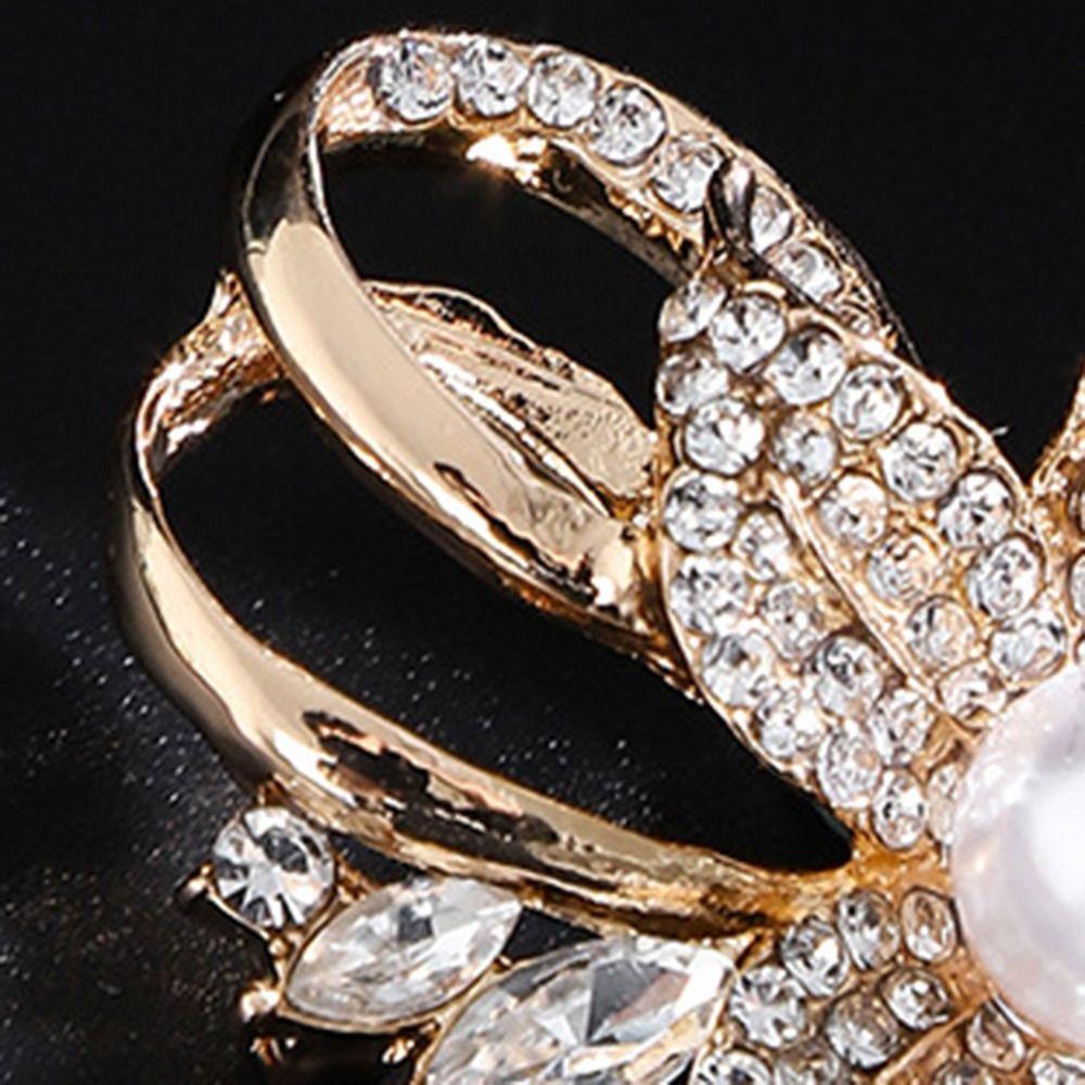 Jewelry Gifts Lapel Pins Flowers Badge Sweater Brooch Elegant Brooch Pins Women