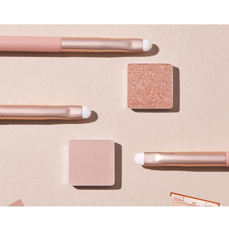 Innisfree Кисть для скульптора глаз под макияжем 1 шт.