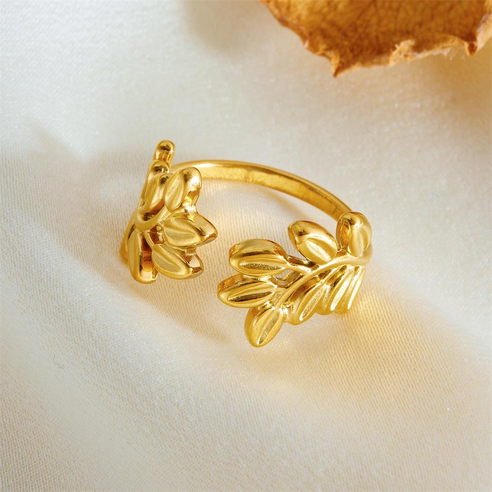 Fashion Light Luxury Retro Stainless Steel Open Ring for Women Does Not Fade Hollow Niche Design Sense Adjustable Finger