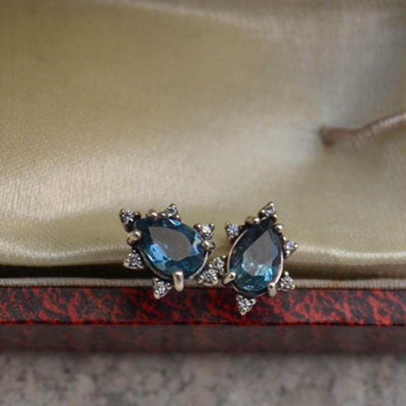 Марта на чердаке бейли. ЛБ топаз