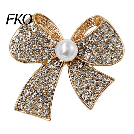 Strong Buckle Badge Brooch Pin, 3D Bow Design with Imitation Pearl, Long-lasting Pin for Coats Shirts Bags Accessories