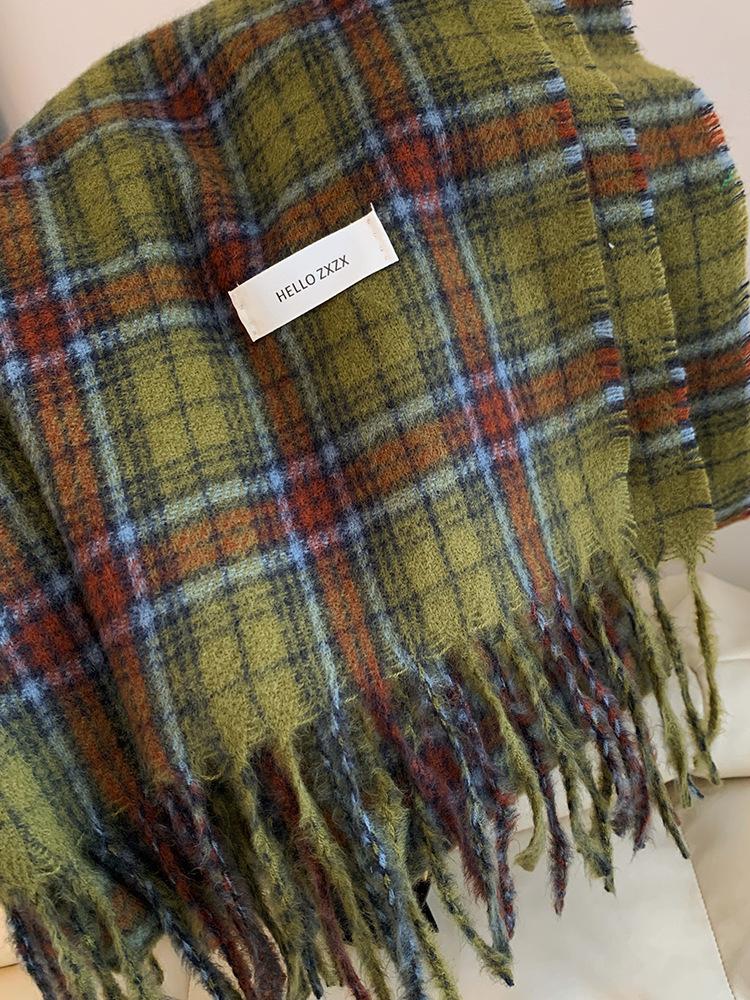 Plaid scarf women's winter new Korean version ins couple retro versatile thickened warm plaid scarf tide