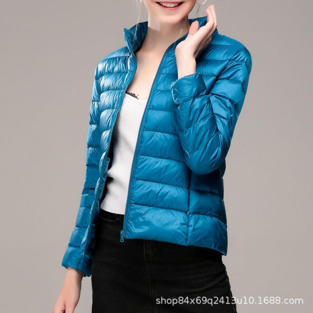 Женская новая короткая стеганая куртка из хлопка, легкая, толстая, теплая, приталенного кроя, корейская версия, модная куртка из шелка и хлопка без сумки для хранения