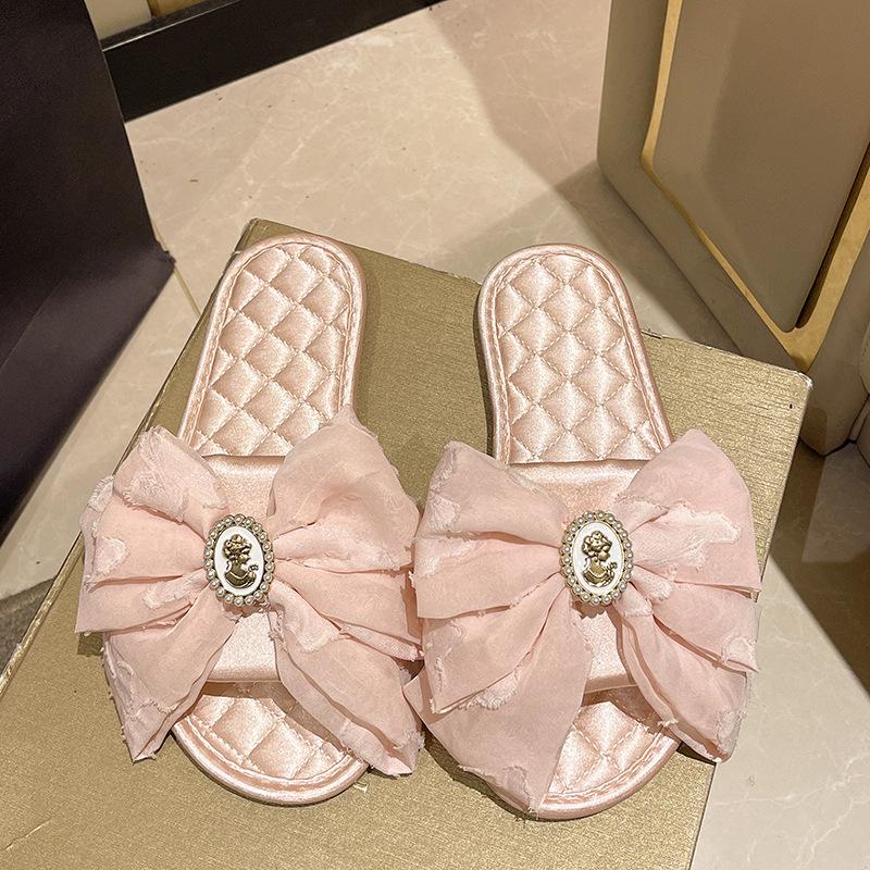 Новые шелковые тапочки с открытым носком для лета, домашние сандалии на мягкой подошве для женщин, роскошная женская обувь, нескользящие тапочки
