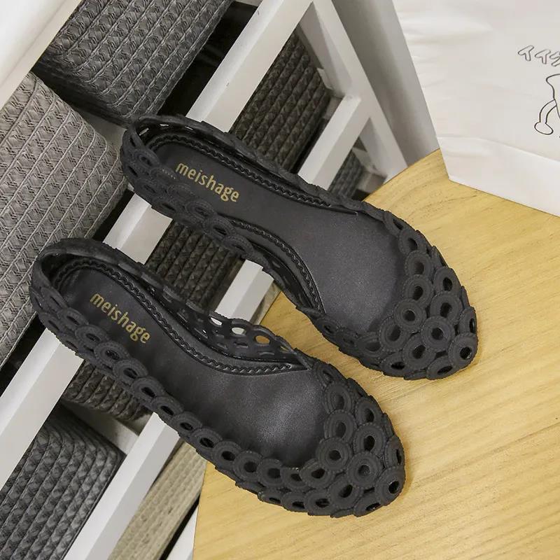 Summer Hollow Nurse Jelly Shoes Ladies Non-slip Flat Beach Shoes Mother Hole Sandals