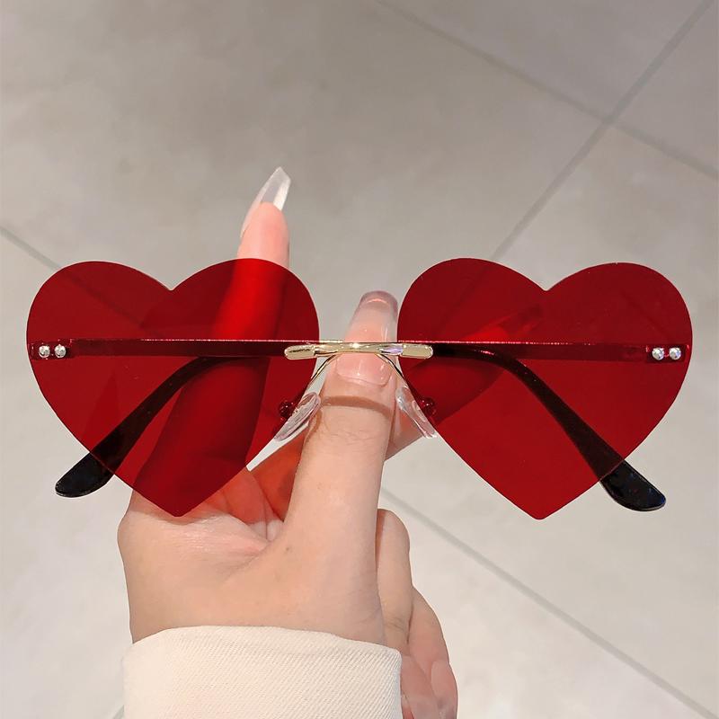 Милые солнцезащитные очки в форме сердца Модные винтажные безободковые однотонные солнцезащитные очки Женские ретро трендовые брендовые дизайнерские пляжные солнцезащитные очки