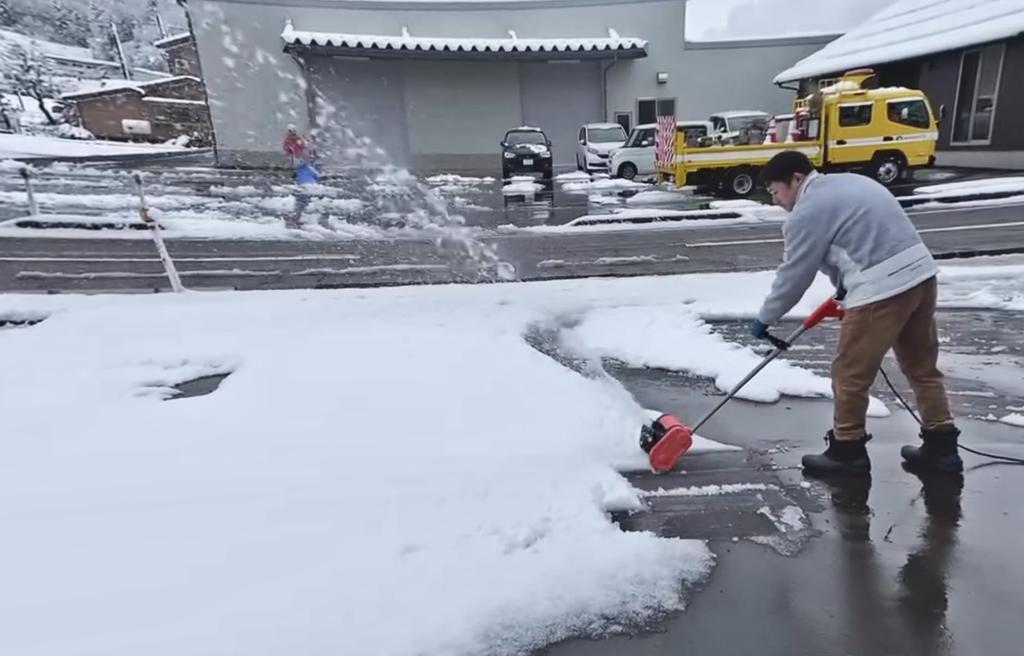 BCOM Высокомощная электрическая лопата для уборки снега Снегоочиститель Бытовая электрическая лопата для уборки снега ESS-1200H