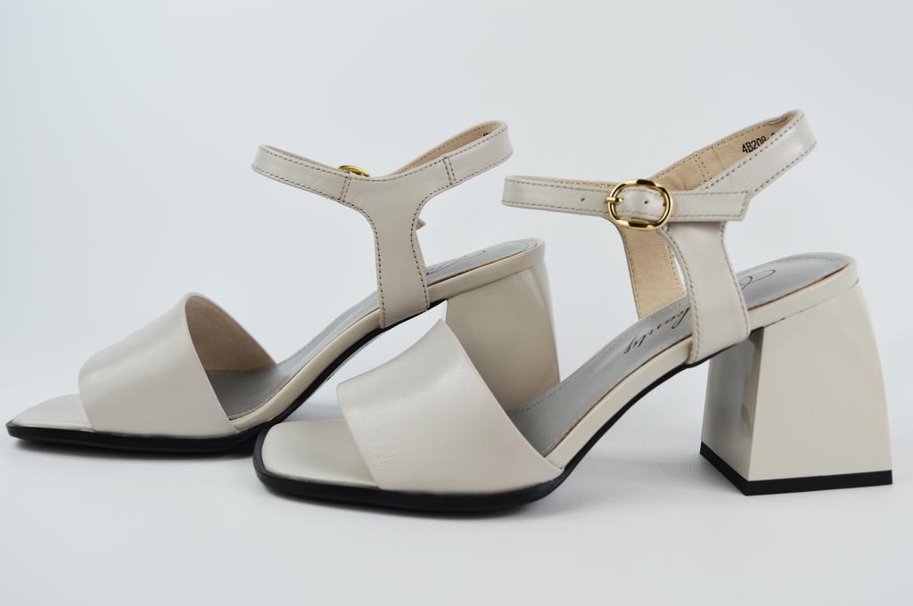 Босоножки женские Berkonty 2080117 35 Светло-серый кожа