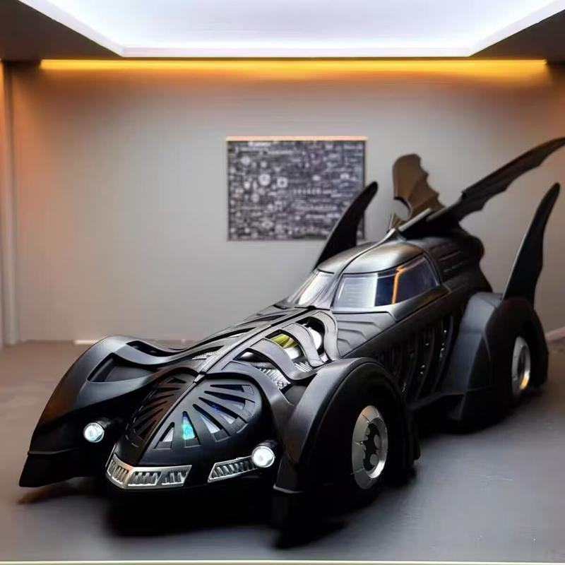 1/18 Scale Classic Movie Car Second Chariots Batmobile Alloy Concept Bat Sports Car Metal Metal Racing Car Model Sound Light Kids Toys