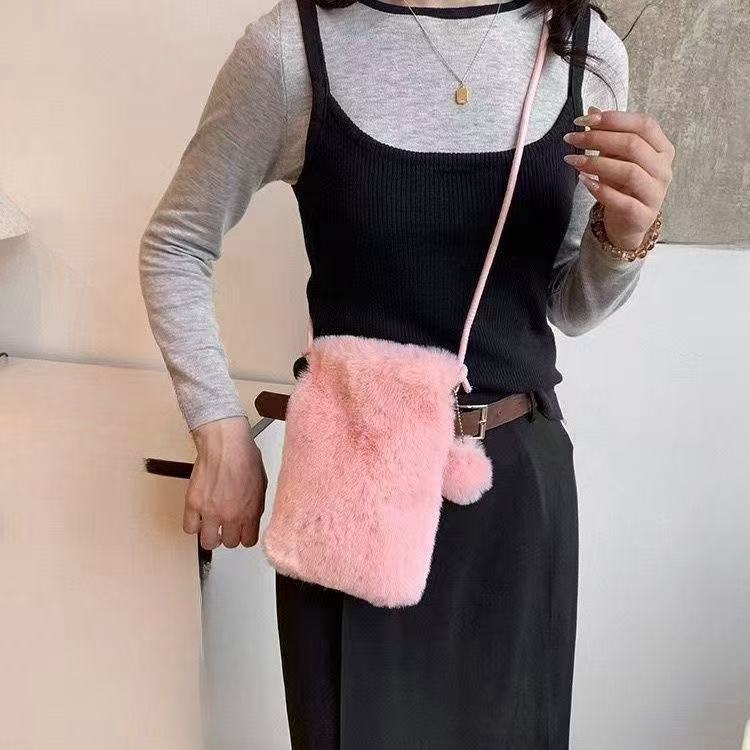 Новая плюшевая сумка через плечо для женщин, мини-плюшевый кошелек однотонного цвета, милый и универсальный для монет, чехол для мобильного телефона