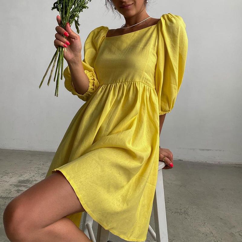 Однотонное мини-платье с рукавами-фонариками: Квадратный вырез на одно плечо в семи весенне-летних цветах