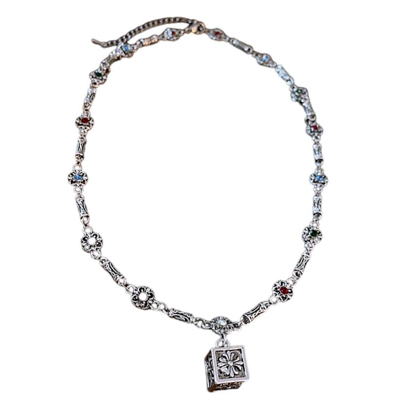 Cross-Border Square & Flower Necklace Mid-Ancient Minority All-Match Sweater Chain High-Grade Retro Elegant Jewelry
