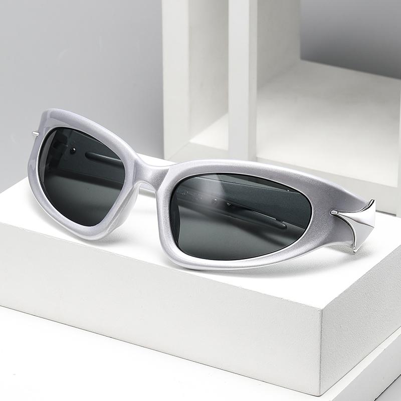 Fashion New Retro Sunglasses Women Punk Style Eyeglasses Large Frame Personalized Cat Eye Glasses Unisex