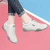 Женские белые туфли. Кожаные кроссовки. Уличная повседневная женская обувь на плоской подошве. Модные легкие кроссовки с мягкой подошвой. Женская обувь на шнуровке.