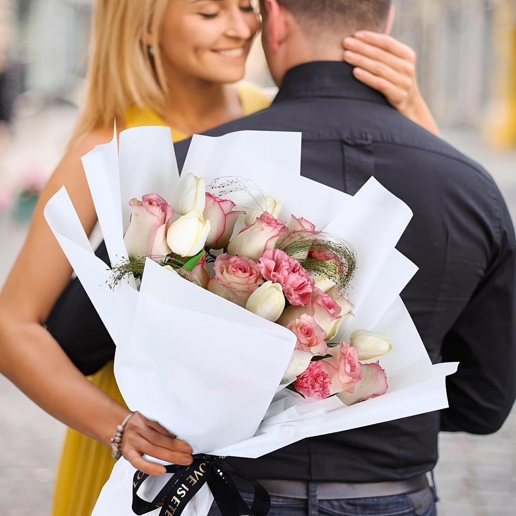 20 листов бумаги для цветочных пакетов размером 22,8 * 22,8 дюйма - водонепроницаемая бумага для цветочных пакетов, товары для цветочных магазинов, бумага для упаковки подарков на свадьбу, день рождения, своими руками ((белый))