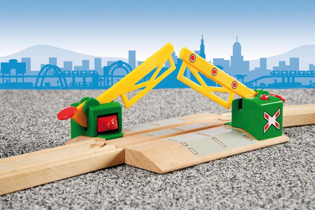 BRIO Магнитный железнодорожный переезд 33750, для детей от 3 лет. [Игрушка, Деревянный игрушечный поезд, Набор рельсов, Декорации, Подарок] (День рождения/Рождество)]