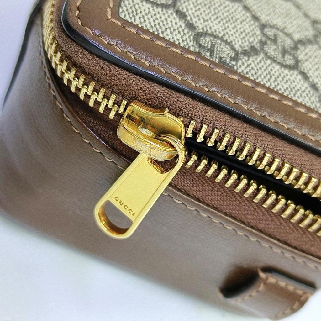 [Pre-Owned] Vintage Logo Leather Canvas Mix Leather Box Shoulder Bag - Very Good #B6ZPCO