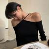 Hanging Neck One Shoulder Knitted Base Shirt for Women, Sexy and Stylish Long Sleeved Spicy Girl Short Top, Early Autumn