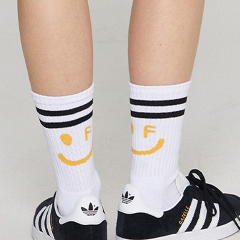 GRAVER [BAG&ACC] Drawing Yellow Smile Logo Socks 1 Pack_White