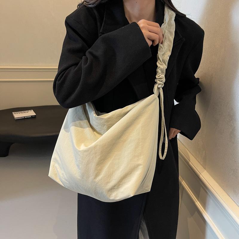 Large Capacity Nylon Shoulder Bag Soft Waxy Cotton Lazy Crossbody Bag Student Commuter Casual Tote Bag