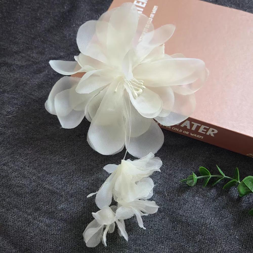 Fabric Three-dimensional Flower DIY Reusable Handmade Hanging Flowers with Tassels Embroidered Organza Flower