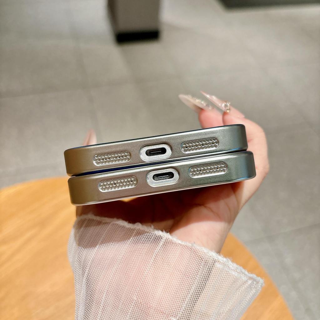 Гаргулья Цветок Стразы Линза Чехол Жесткий Покрытый Электролизом для iPhone 17 и 16 Pro Max