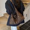 Сумка с леопардовым принтом женская 2025 новая осенне-зимняя суперхит сумка для поездок большой вместимости сумка-тоут для поездок сумка на плечо для выхода